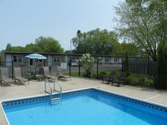 Lakeview Motel & Cottage Кинкардин Экстерьер фото